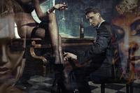 Foto Glas Art - Man achter piano en vrouw in lingerie, 80x120cm, multi-gekleurd, prachtig voor in de woon en of slaapkamer, inclusief ophang materiaa