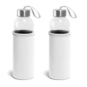 Set van 2x glazen waterflessen/drinkflessen met witte soft shell hoes 520 ml