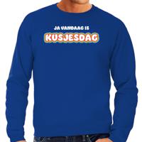 Verkleed sweater voor heren - kusjesdag - blauw - carnaval - foute party - thumbnail