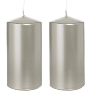 2x Zilveren cilinderkaarsen/stompkaarsen 6 x 12 cm 40 branduren