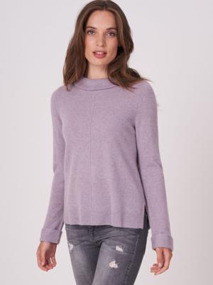 Cashmere trui met Audrey Hepburn-stijl boothalskraag