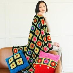 Stylecraft haakpatroon Squeeze Me Crochet Blanket and Cushions