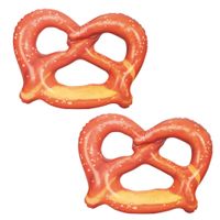 Oktoberfest opblaasbare Pretzel - 2x - 38 x 28 cm - kunststof - decoraties/versieringen - thumbnail