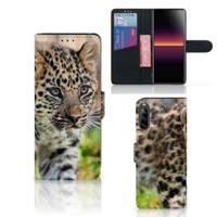 Sony Xperia L4 | Telefoonhoesje | Met pasjeshouder | Baby Luipaard