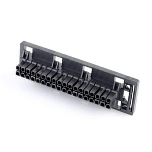 Molex 445160013 Female header, inbouw (standaard) Totaal aantal polen: 36 Rastermaat: 4.20 mm Inhoud: 1 stuk(s) Tray