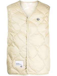 AAPE BY *A BATHING APE® gilet matelassé à broderies - Tons neutres