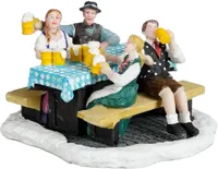 Luville Schneewald Drinking beer