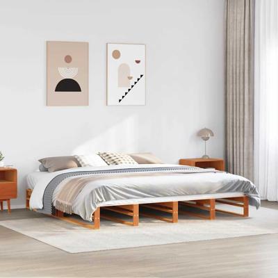 Bedframe zonder matras massief grenenhout wasbruin 200x200 cm