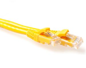 ACT Gele 7 meter LSZH U/UTP CAT6A patchkabel met RJ45 connectoren