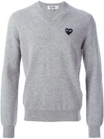 Comme Des Garçons Play pull à col v et à patch logo poitrine - Gris