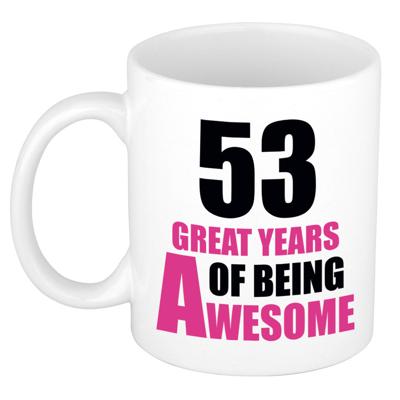 Verjaardag 53 jaar Koffiemok Cadeau - Great years of being awesome - wit/roze - voor dames