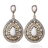 Druppelvormige Bohemian dames oorbellen Wit