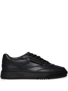 Reebok LTD baskets Club C à patch logo - Noir