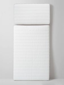 Onderhoudsvriendelijke matras voor meegroeibed wit