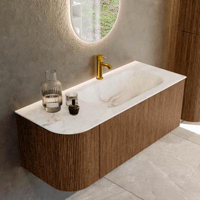 Mondiaz KURVE-DLUX 115 cm Onderkast Greeploos 1 Lade Met Deuren Walnut, Wastafel Solid Surface Rechts Frappe 1 Kraangat Zonder Spiegel (KRVBGS115L1L1D1KR-Wal/Fra)