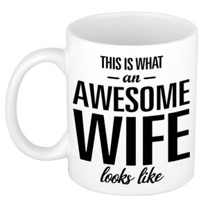 Awesome wife / echtgenote cadeau mok / beker 300 ml