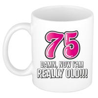 Verjaardag cadeau mok 75 jaar - nu ben ik echt oud! - roze - 300 ml - keramiek