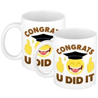 2x stuks geslaagd cadeau mok / beker Congrats u did it 300 ml