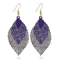 Dubbelgelaagd bladeren Tassel Earrings eenvoudige Retro metalen blad-oren ornamenten (zwart paars)