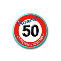 Button 50 jaar - verkeersbord - 5,5 cm - 50e verjaardag - Sarah/Abraham accessoires