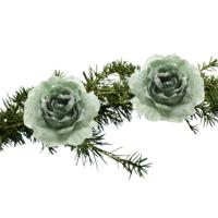 Decoratie roos - 2x - op clip - salie groen - 14 cm - kunststof - kerstbloemen - kerstboomversiering - thumbnail