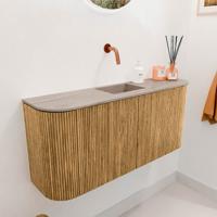 Toiletmeubel Mondiaz Joya Dlux | 93.2 cm | Meubelkleur Oak | Faye wastafel Saba Wasbak Midden | Zonder kraangat(en) Toiletmeubel Mondiaz Joya Dlux | 93.2 cm | Meubelkleur Oak | Faye wastafel Saba Wasbak Midden | Zonder kraangat(en)