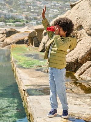 Lichte donsjas met capuchon jongen olijf