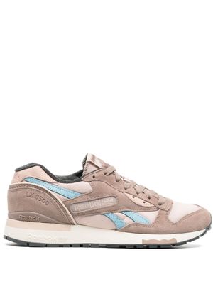 Reebok baskets à patch logo - Tons neutres