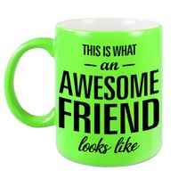 Awesome friend cadeau mok / beker neon groen voor vriend of vriendin 330 ml - thumbnail