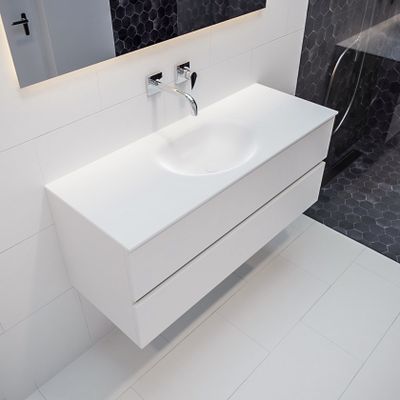 Mondiaz Vica Moon badmeubel wit mat 120 cm 2 lades solid surface enkele spoelbak midden zonder kraangat