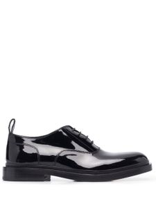 Officine Creative derbies Concrete en cuir verni - Noir