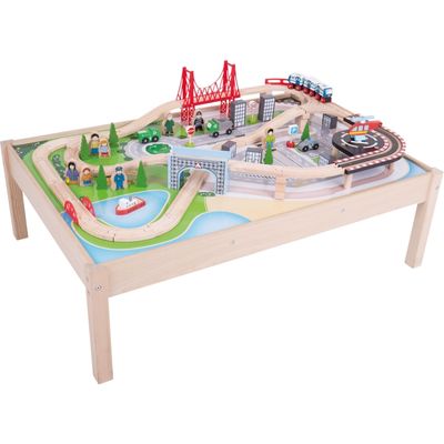 Houten treinbaan stad op speeltafel, 62d