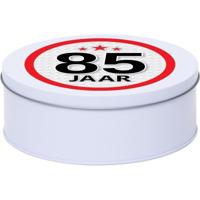 Leeftijd Snoeptrommel - koektrommel Cadeau - wit - rond blik - met 85 jaar sticker