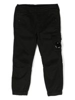 C.P. Company Kids pantalon de jogging à plaque logo - Noir