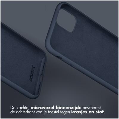 AccezzLiquid Silicone Backcover voor Samsung Galaxy S25 Ultra Telefoonhoesje Blauw