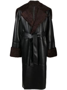 Nanushka manteau Alessi ceinturé en cuir - Noir