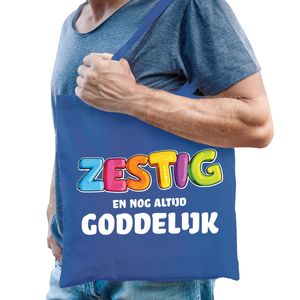 Bellatio Decorations Cadeau tas 60 jaar - zestig en goddelijk - heren - blauw - katoen - 42 x 38 cm   -