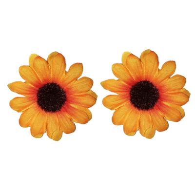 Zonnebloem verkleed broche speldje - 2x - dia 5 cm - haarbloem - verkleed accessoires