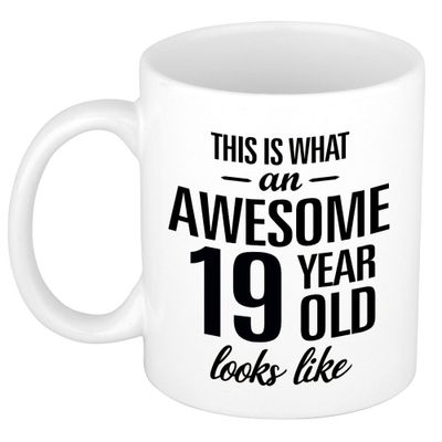 Awesome 19 year cadeau mok / beker 300 ml