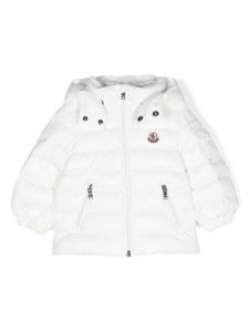 Moncler Enfant doudoune à logo appliqué - Blanc