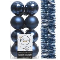 Decoris kerstballen en kerstslinger 17x stuks donkerblauw kunststof