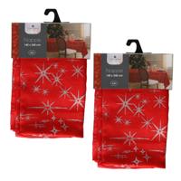 Tafelkleed/tafellaken - 2x - rood - zilveren sterren - 140 x 240 cm - katoen - rechthoekig