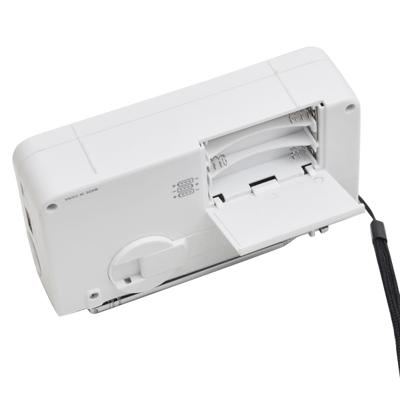 Multi-functie draagbare Solar / geknikt Dynamo Power LED zaklamp met AM / FM-Radio & mobiele telefoon Lader