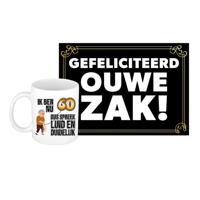 Verjaardag cadeau koffiemok 60 jaar - man - luid- met gefeliciteerd ouwe zak wenskaart