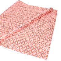 1x Inpakpapier/cadeaupapier roze met wit motief 200 x 70 cm rol - Cadeaupapier
