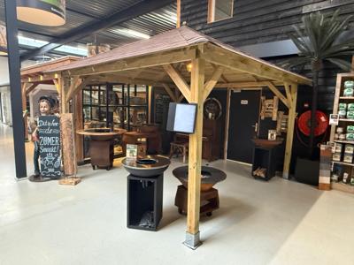 Tuindeco Classico prieel 430x430 cm vuren groen geïmpregneerd incl. rode dakshingles, paalvoethouders en afdekkap - Showmodel Numansdorp- Puntdak- Geïmpregneerd grenenhout- Tuindeco Tuindeco Classico prieel 430x430 cm vuren groen geïmpregneerd incl. rode dakshingles, paalvoethouders en afdekkap - Showmodel Numansdorp- Puntdak- Geïmpregneerd grenenhout- Tuindeco