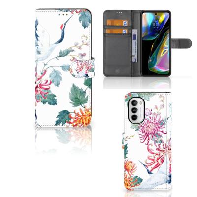 Motorola Moto G52 | Moto G82 | Telefoonhoesje | Met pasjeshouder | Bird Flowers
