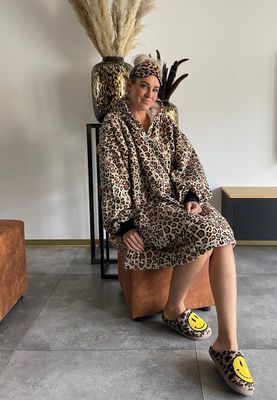 Draagbare deken met capuchon & mouwen - leopard