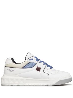 Valentino Garavani baskets One Stud en cuir - Blanc