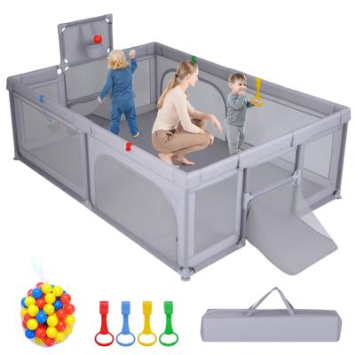 Grote Box Met Basketbalring En Voetbalnet Voorzien Van Een Veilige Speelruimte Met Grijpringen En Oceaanballen